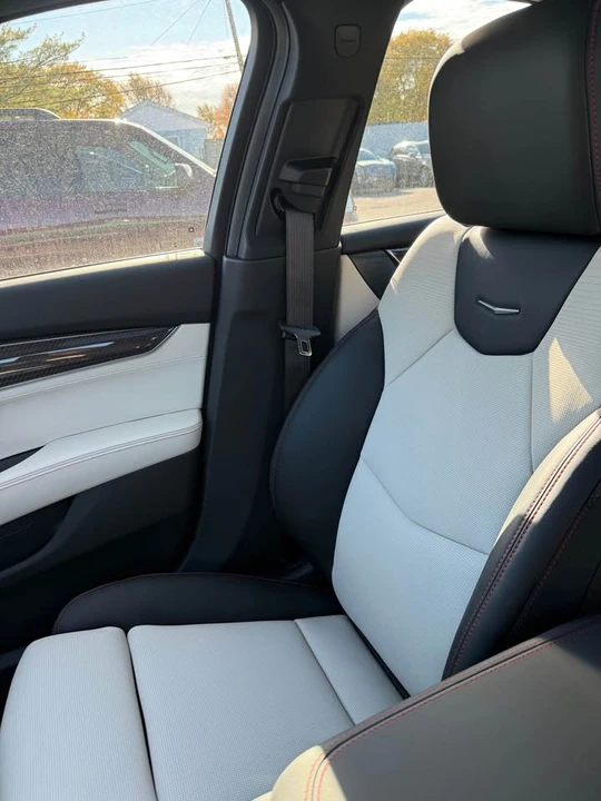 2026 Cadillac CT5-V - Image 6 of 10