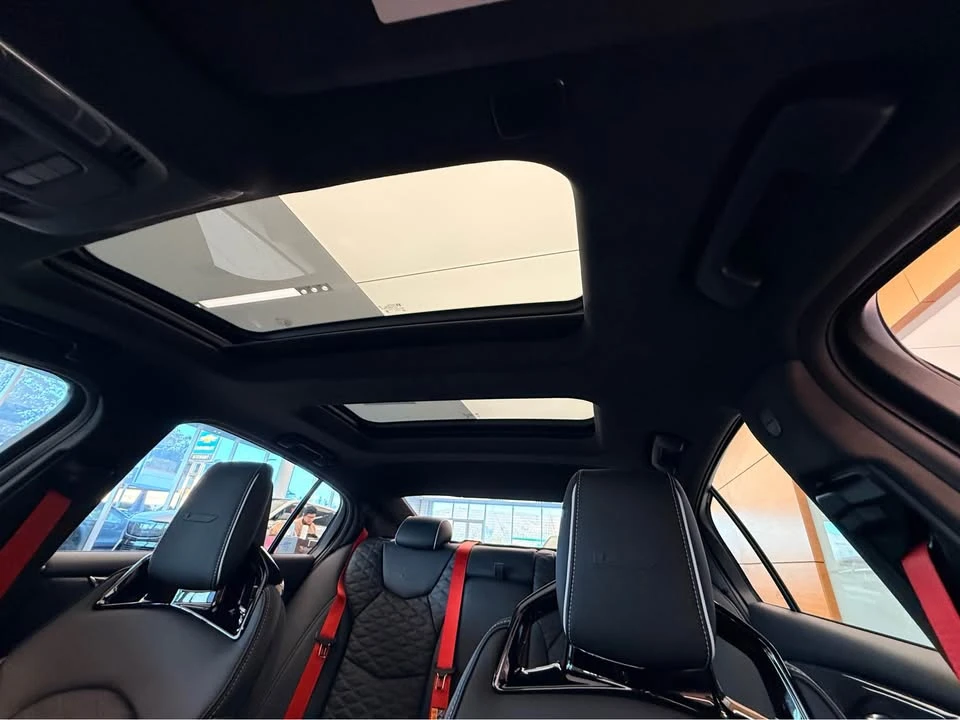 2026 Cadillac CT5-V Blackwing - Image 8 of 11