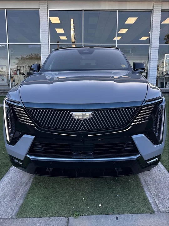 2026 Cadillac Escalade 5th Gen - Image 2 of 7