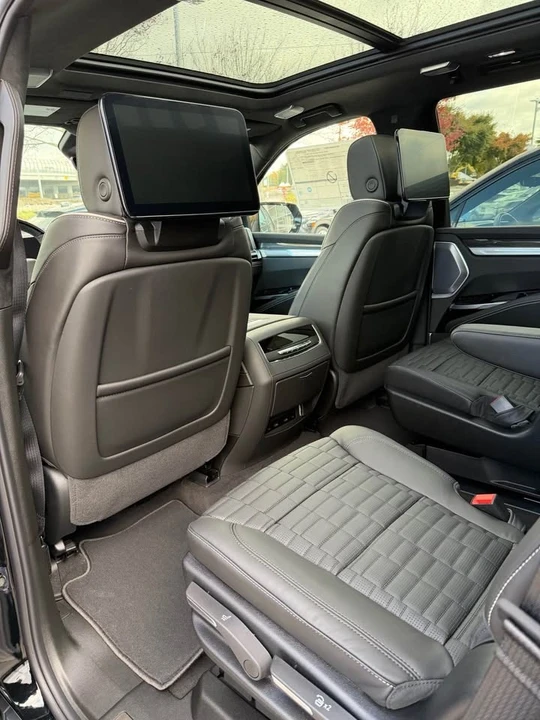 2026 Cadillac Escalade 5th Gen - Image 9 of 11