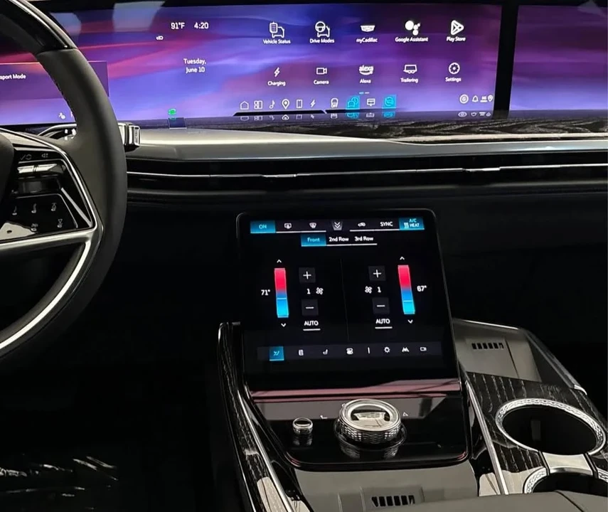 2026 Cadillac Escalade 5th Gen - Image 14 of 15