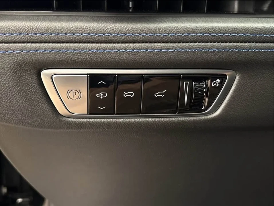 2026 Cadillac Escalade 5th Gen - Image 8 of 15