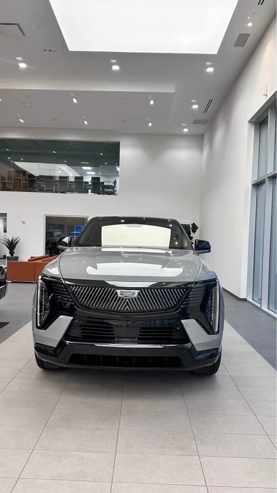 2026 Cadillac Escalade 5th Gen - Image 3 of 15