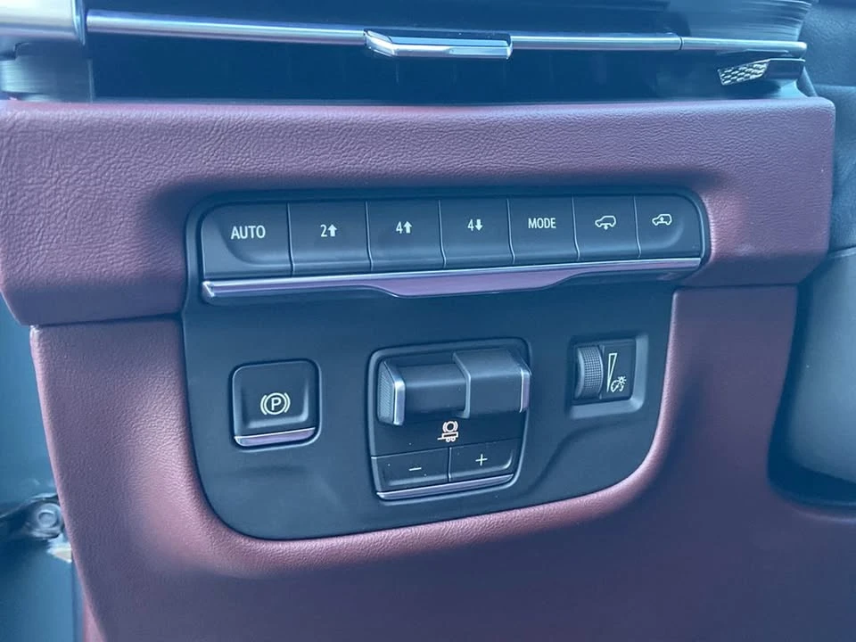 2026 Cadillac Escalade 5th Gen - Image 8 of 17