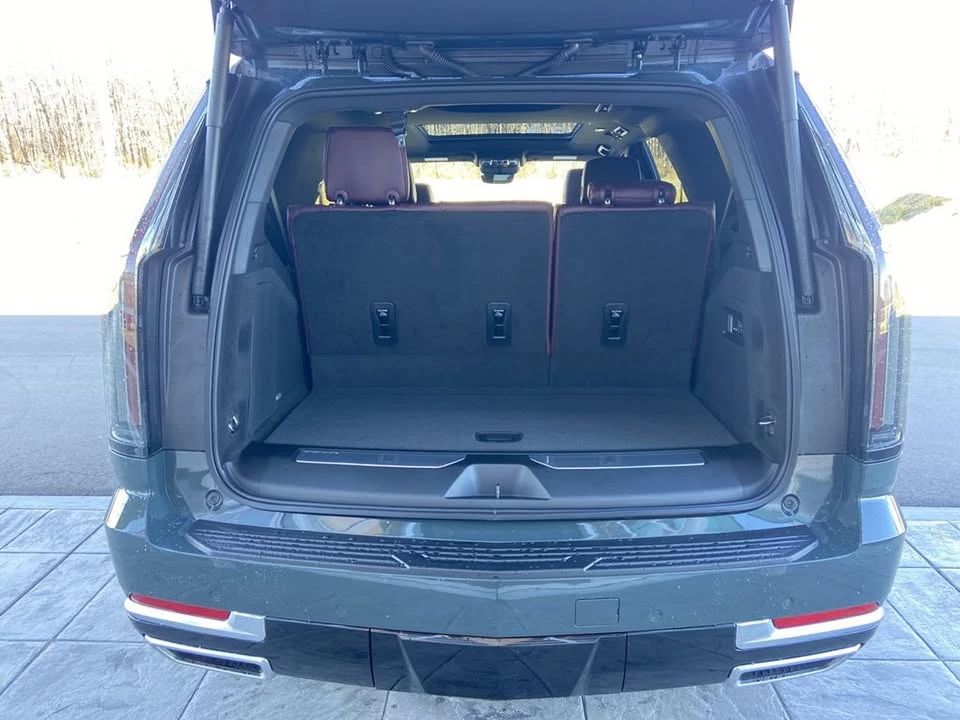 2026 Cadillac Escalade 5th Gen - Image 16 of 17