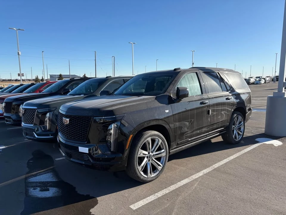 2026 Cadillac Escalade 5th Gen - Image 4 of 7