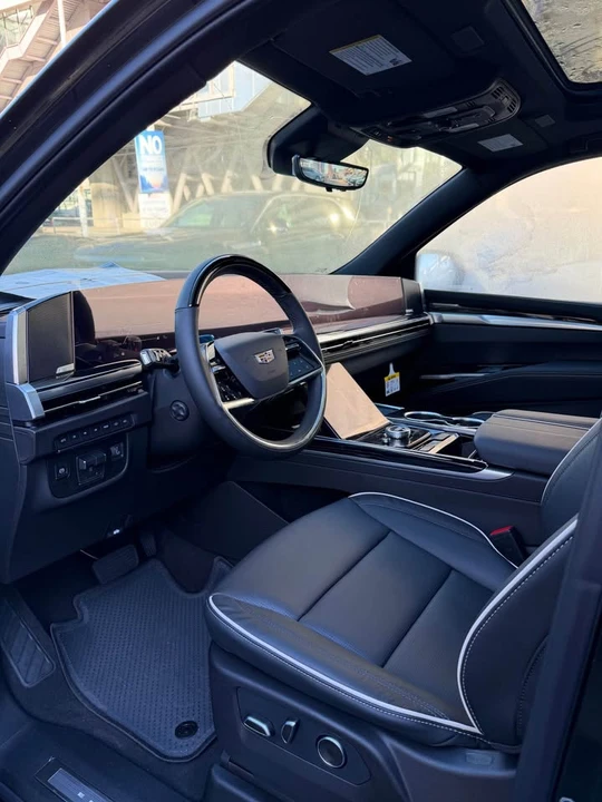 2026 Cadillac Escalade 5th Gen - Image 14 of 20