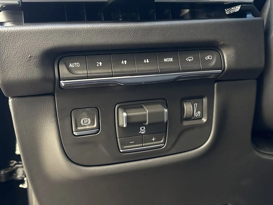 2026 Cadillac Escalade 5th Gen - Image 7 of 13