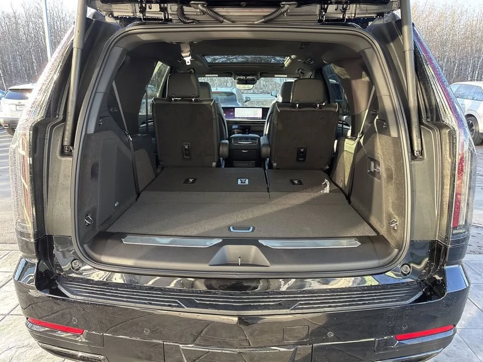 2026 Cadillac Escalade 5th Gen - Image 12 of 13