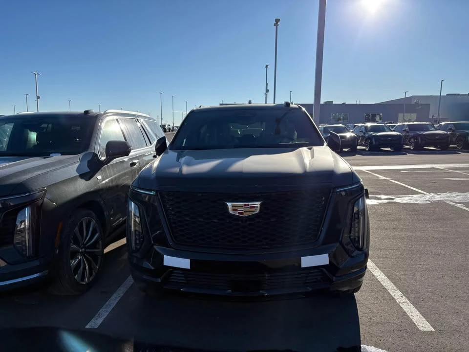 2026 Cadillac Escalade 5th Gen - Image 3 of 7
