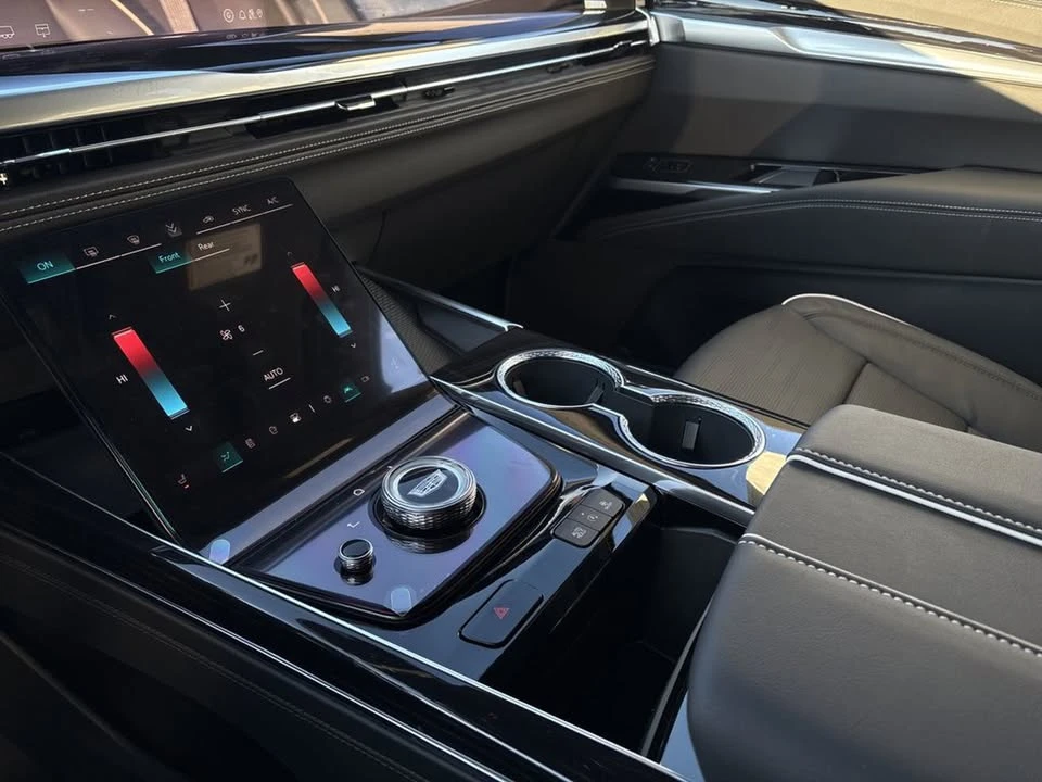 2026 Cadillac Escalade 5th Gen - Image 9 of 13