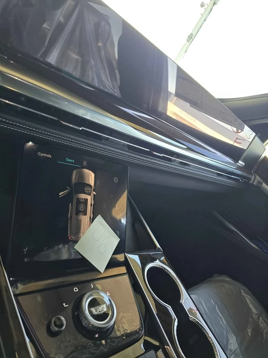 2026 Cadillac Escalade 5th Gen - Image 10 of 15