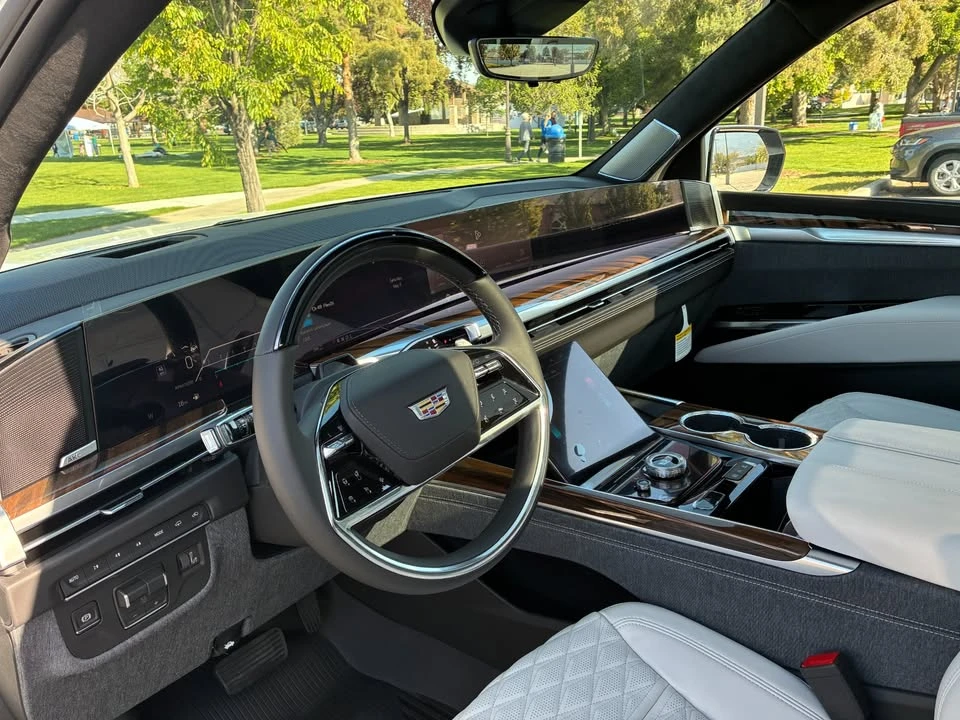 2026 Cadillac Escalade 5th Gen - Image 9 of 17