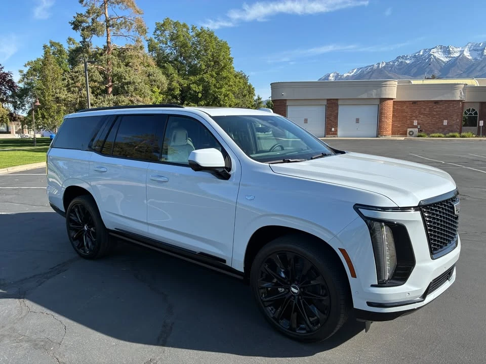 2026 Cadillac Escalade 5th Gen - Image 4 of 17