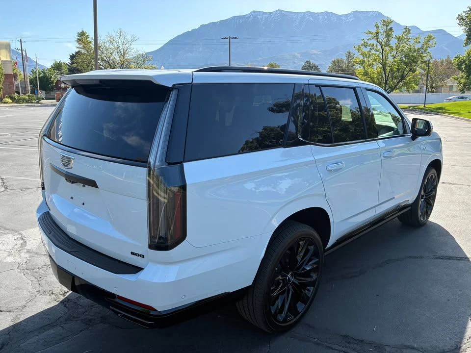 2026 Cadillac Escalade 5th Gen - Image 5 of 17