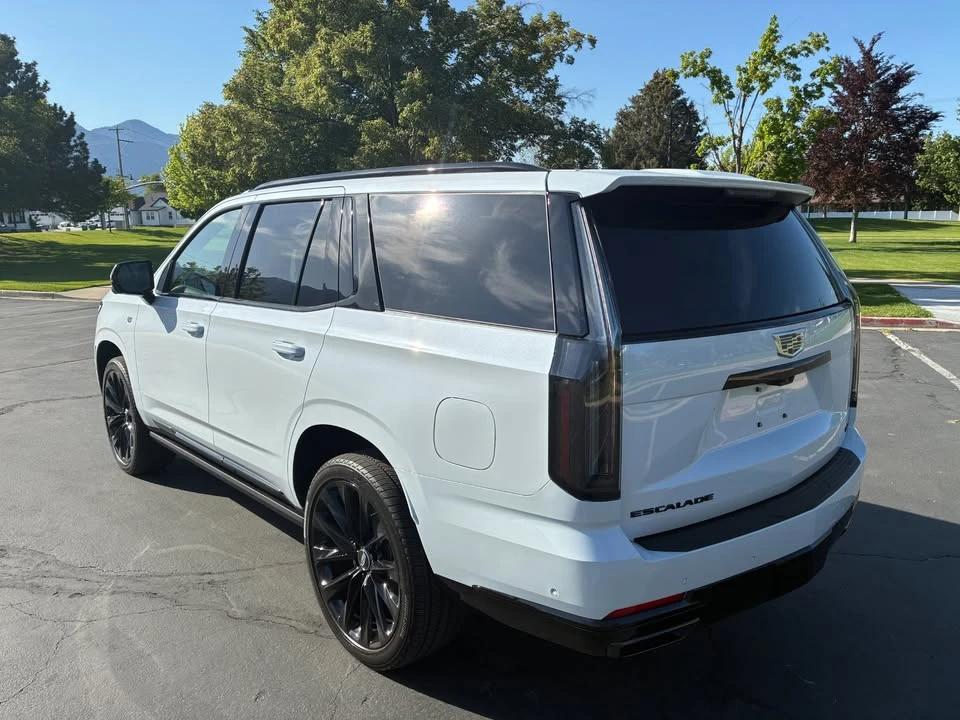 2026 Cadillac Escalade 5th Gen - Image 6 of 17