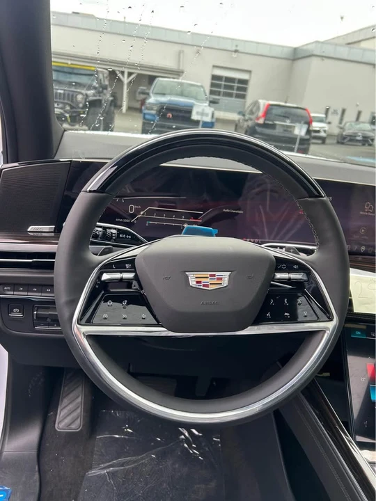 2026 Cadillac Escalade 5th Gen - Image 15 of 18