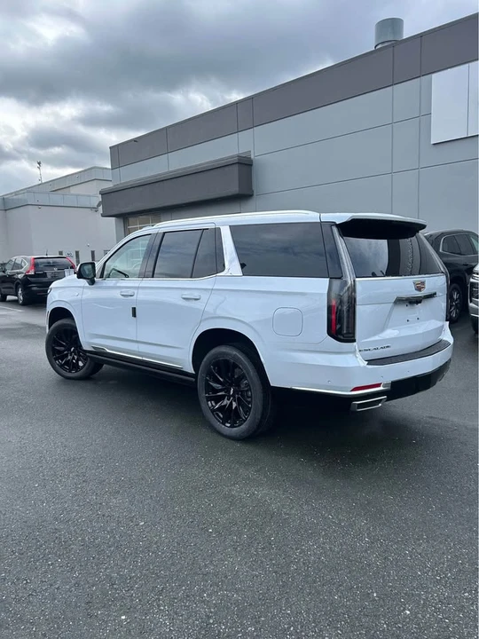 2026 Cadillac Escalade 5th Gen - Image 7 of 18
