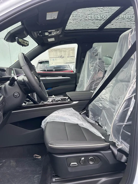 2026 Cadillac Escalade 5th Gen - Image 17 of 18