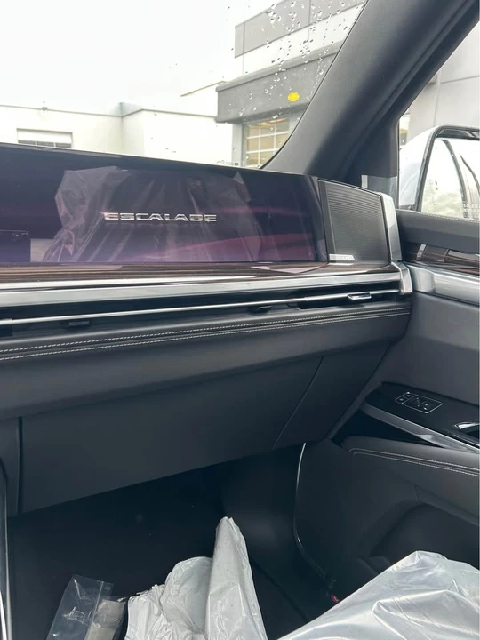 2026 Cadillac Escalade 5th Gen - Image 10 of 18