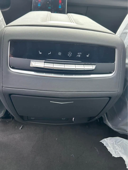 2026 Cadillac Escalade 5th Gen - Image 12 of 18