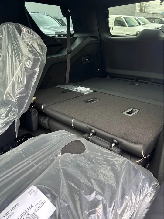 2026 Cadillac Escalade 5th Gen - Image 13 of 18