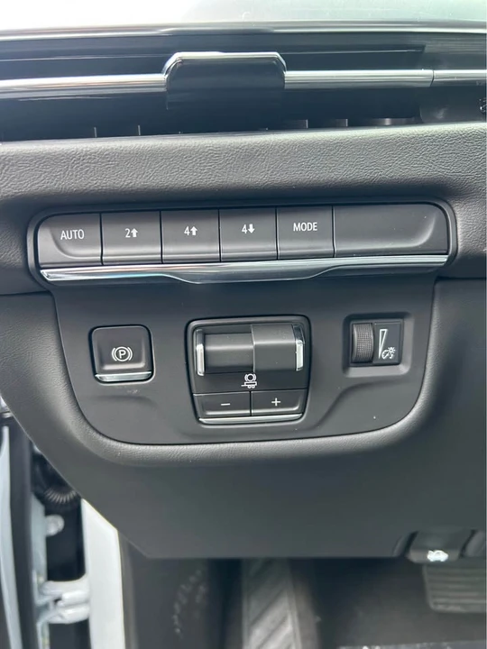 2026 Cadillac Escalade 5th Gen - Image 9 of 18