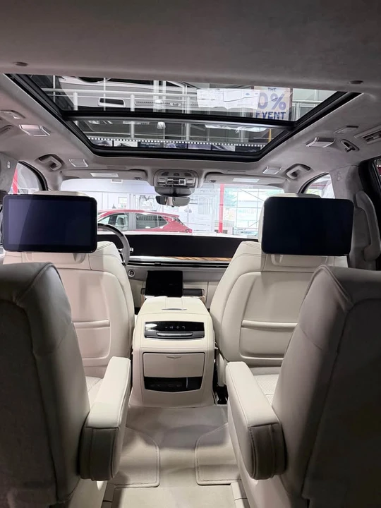 2026 Cadillac Escalade 5th Gen - Image 11 of 12