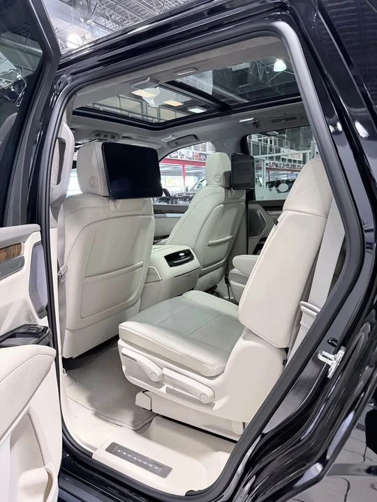 2026 Cadillac Escalade 5th Gen - Image 8 of 12