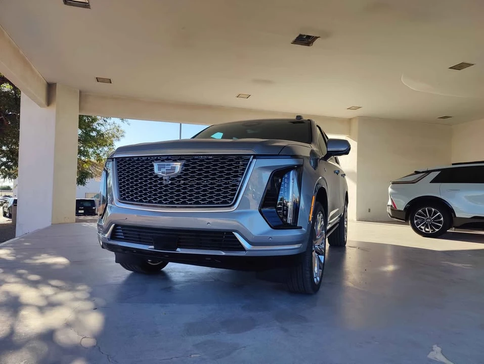 2026 Cadillac Escalade 5th Gen - Image 7 of 19