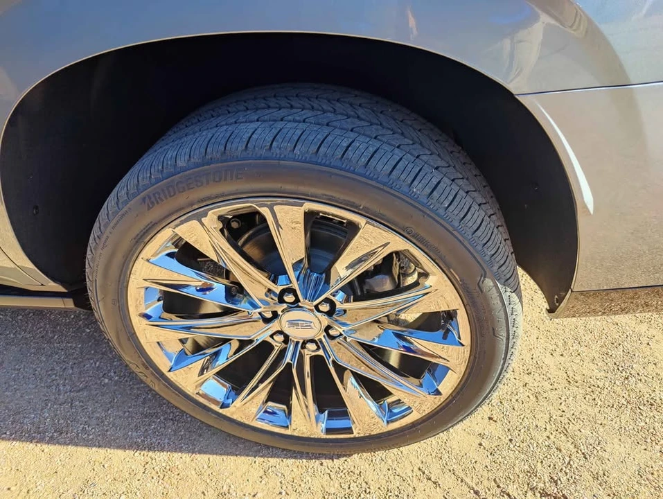 2026 Cadillac Escalade 5th Gen - Image 16 of 19