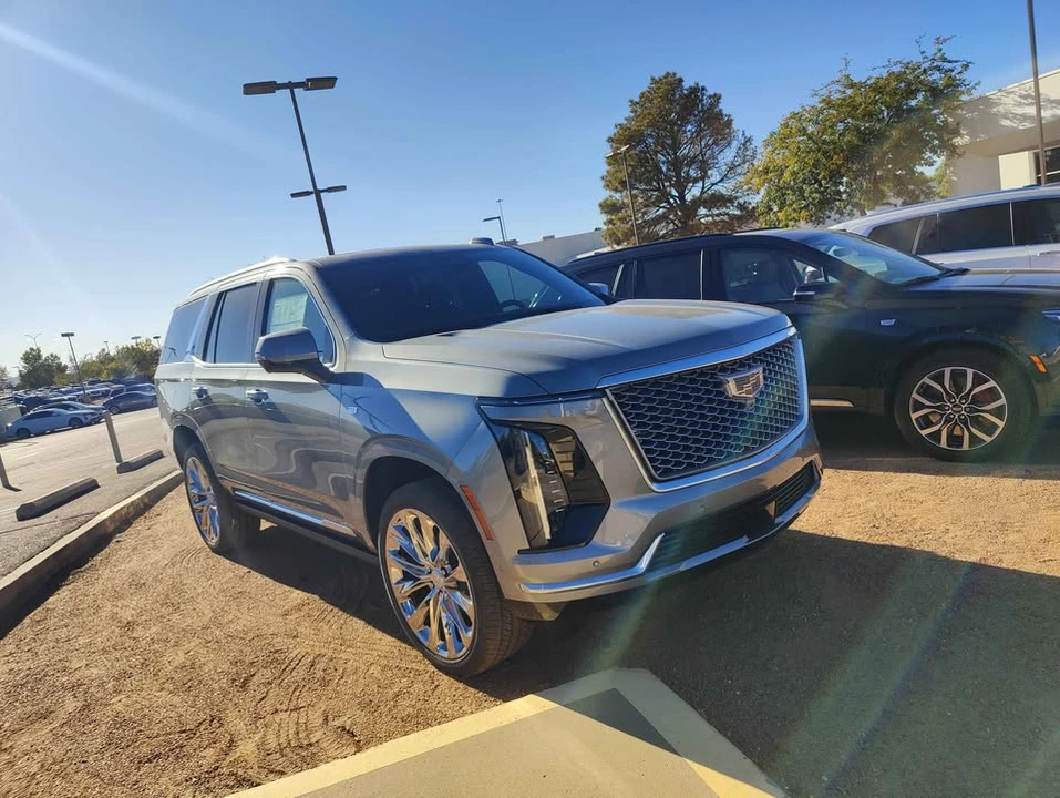 2026 Cadillac Escalade 5th Gen - Image 11 of 19