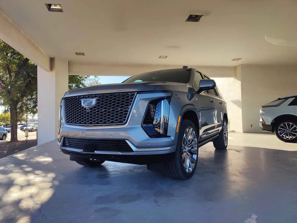 2026 Cadillac Escalade 5th Gen - Image 4 of 19