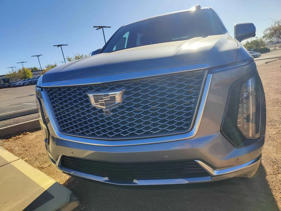 2026 Cadillac Escalade 5th Gen - Image 18 of 19