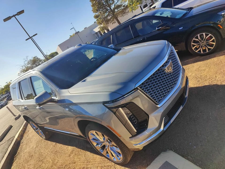 2026 Cadillac Escalade 5th Gen - Image 10 of 19