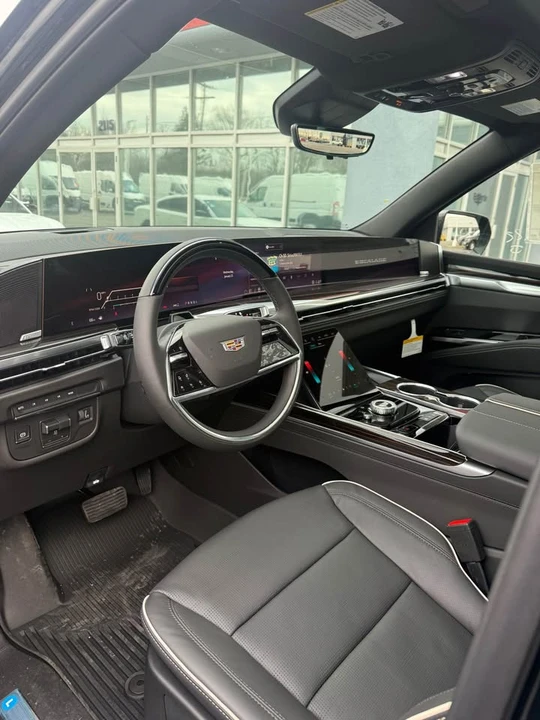 2026 Cadillac Escalade 5th Gen - Image 8 of 12