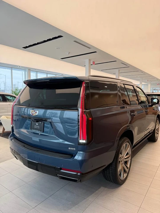 2026 Cadillac Escalade 5th Gen - Image 9 of 10
