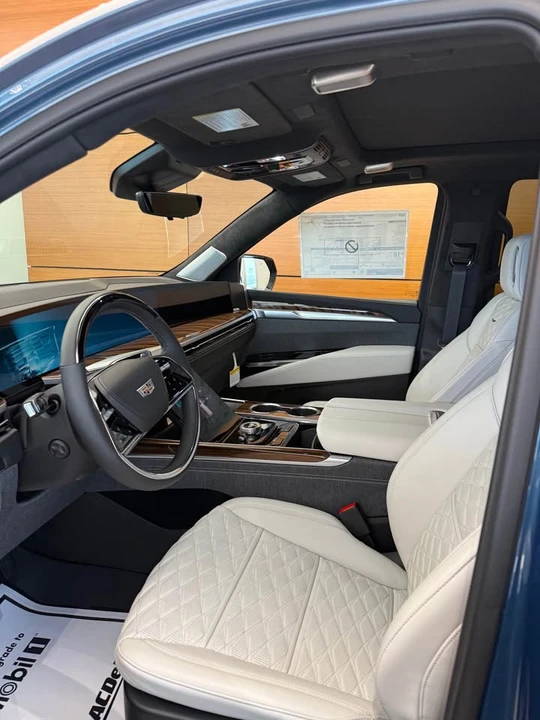 2026 Cadillac Escalade 5th Gen - Image 7 of 10