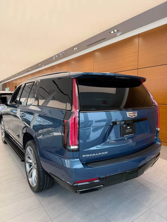 2026 Cadillac Escalade 5th Gen - Image 5 of 10