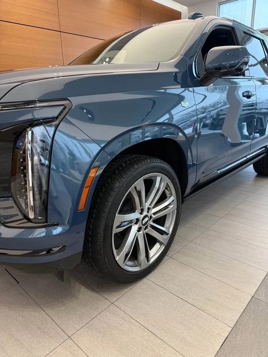 2026 Cadillac Escalade 5th Gen - Image 4 of 10