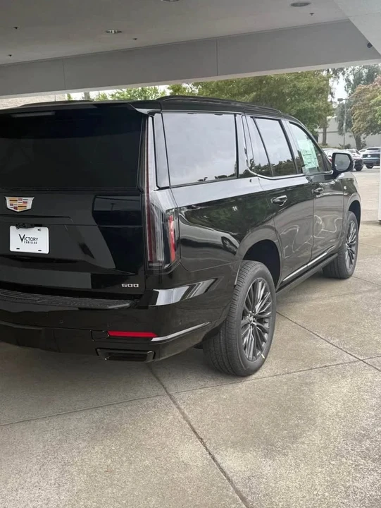 2026 Cadillac Escalade 5th Gen - Image 3 of 7