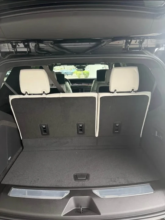 2026 Cadillac Escalade 5th Gen - Image 2 of 7