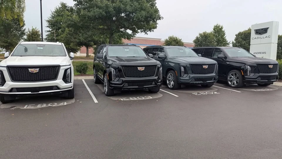 2026 Cadillac Escalade 5th Gen - Image 2 of 5