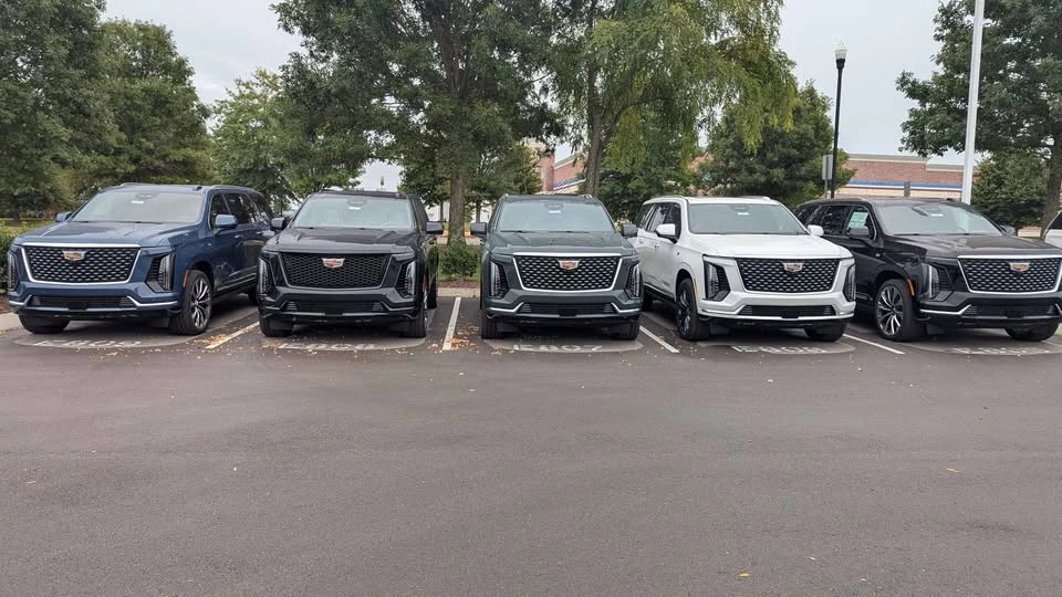 2026 Cadillac Escalade 5th Gen - Image 3 of 5