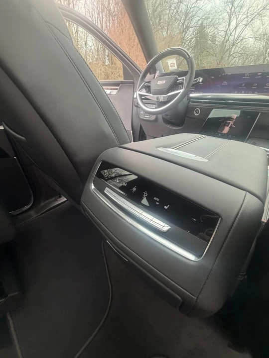 2026 Cadillac Escalade 5th Gen - Image 18 of 19
