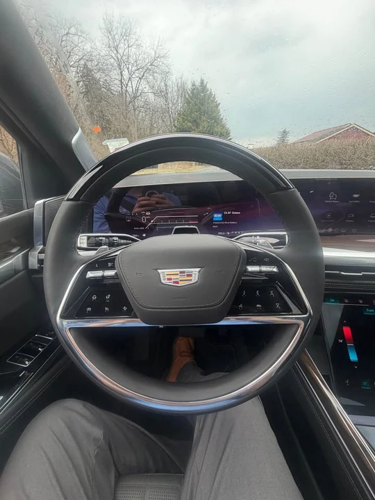 2026 Cadillac Escalade 5th Gen - Image 9 of 19