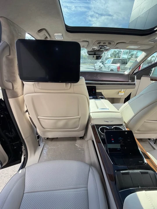 2026 Cadillac Escalade 5th Gen - Image 7 of 12