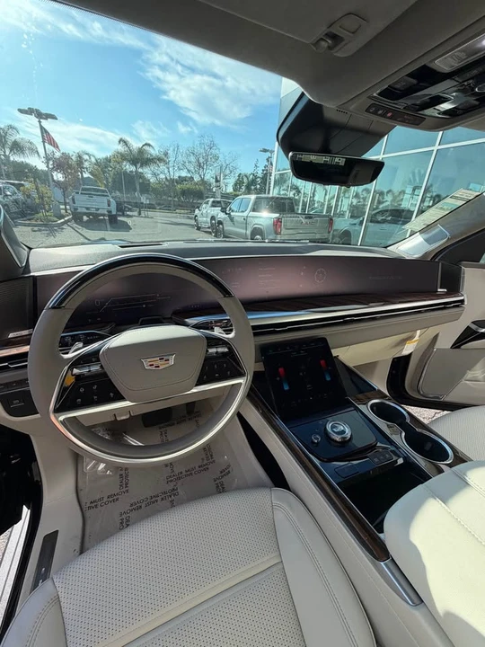 2026 Cadillac Escalade 5th Gen - Image 4 of 12