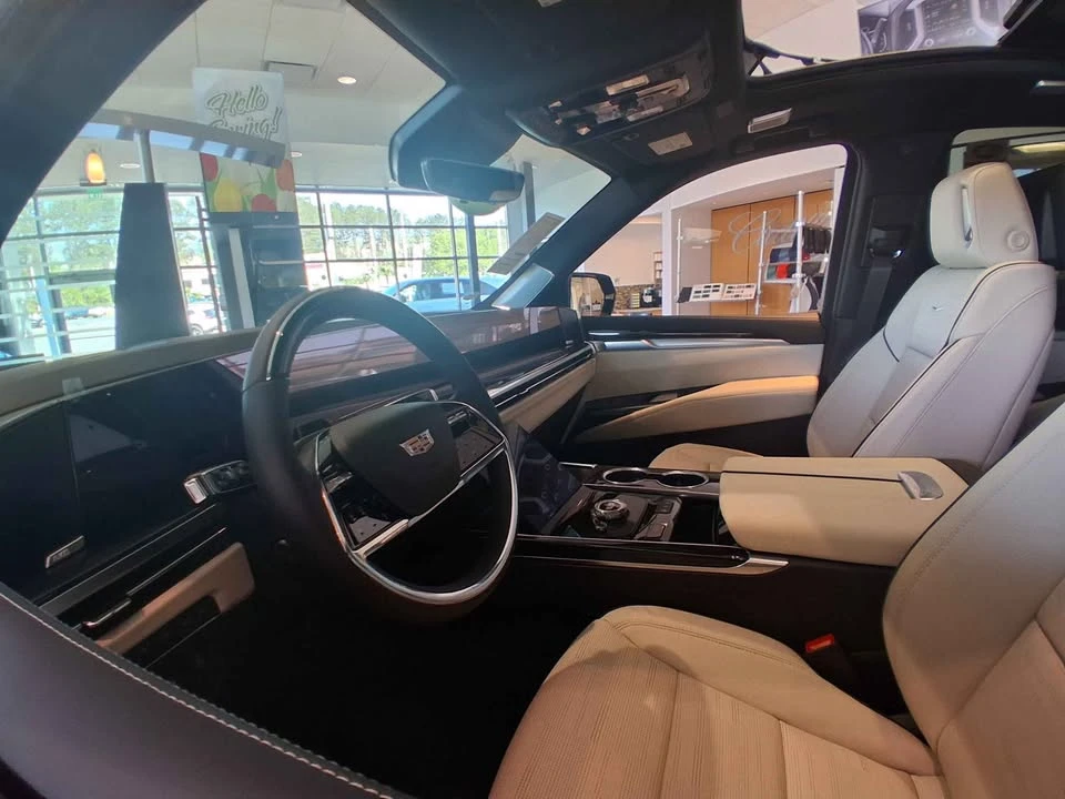 2026 Cadillac Escalade 5th Gen - Image 13 of 14