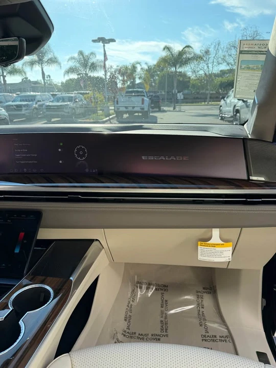 2026 Cadillac Escalade 5th Gen - Image 9 of 12